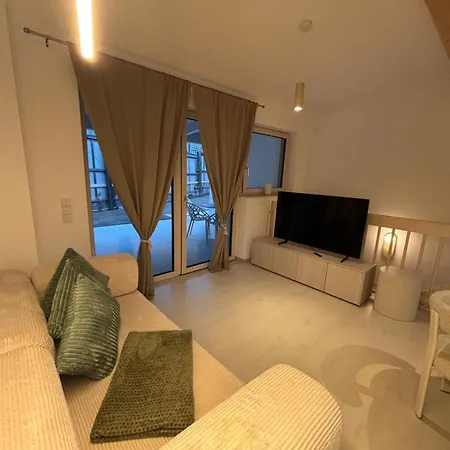 アパート Donau Living New Near And Highway