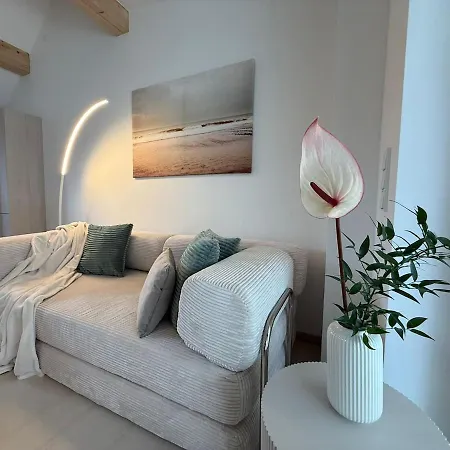 Donau Living New Near And Highway アパート *