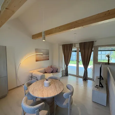 アパート Donau Living New Near And Highway リンツ